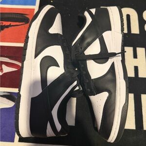 Men’s Black and White Dunks! Size 11